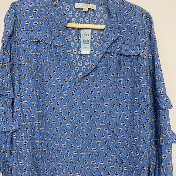 New with tags- LOFT Blue Paisley Patterned Women's Top - Picture 1 of 3